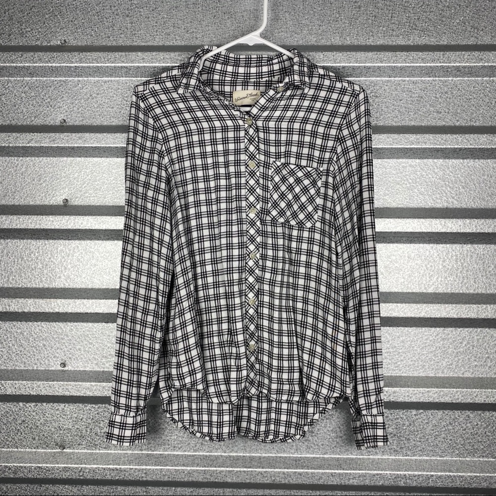 Women’s Universal Thread Soft Plaid Button Up